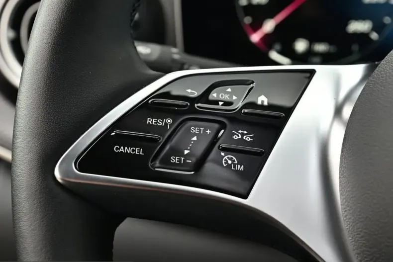 Mercedes-Benz V 300 (Clasa V) din 2025 cu 29.788 km - oferta MER236619 - foto 19