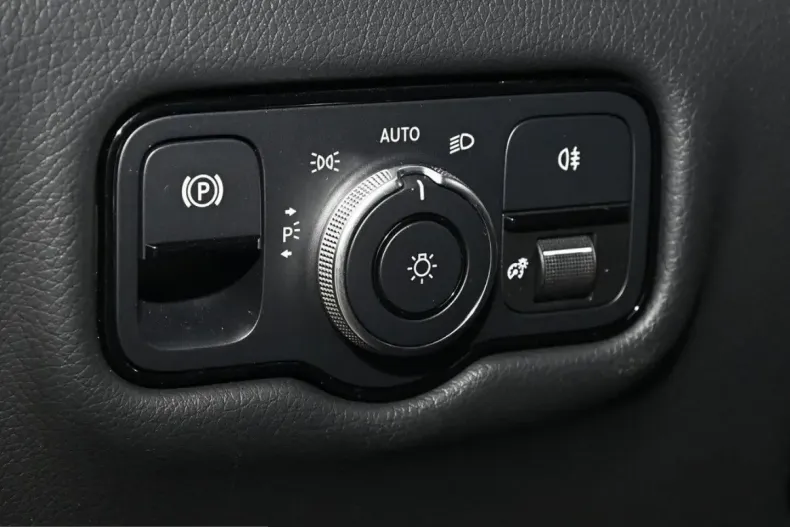 Mercedes-Benz V 300 (Clasa V) din 2025 cu 29.788 km - oferta MER236619 - foto 27