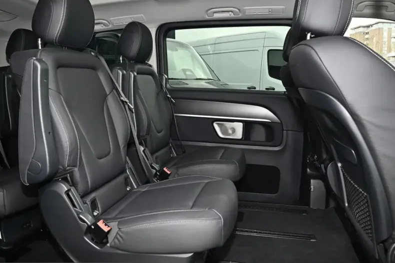 Mercedes-Benz V 300 (Clasa V) din 2025 cu 11.000 km - oferta MER236621 - foto 9