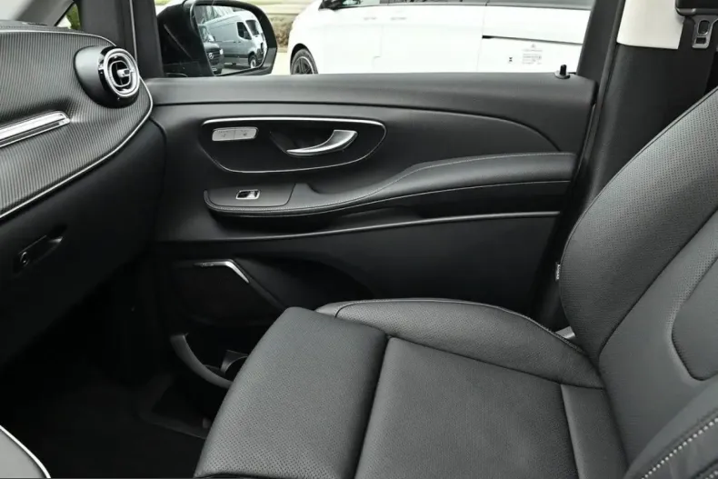 Mercedes-Benz V 300 (Clasa V) din 2025 cu 11.000 km - oferta MER236621 - foto 17