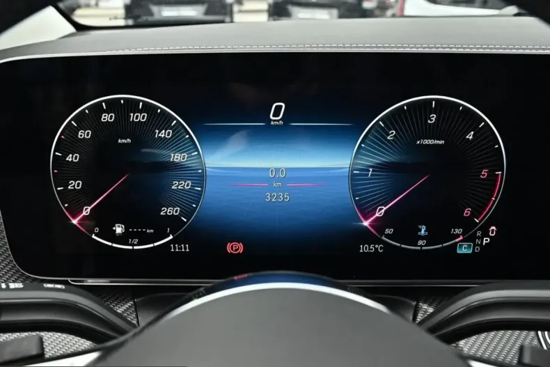 Mercedes-Benz V 300 (Clasa V) din 2025 cu 11.000 km - oferta MER236621 - foto 18