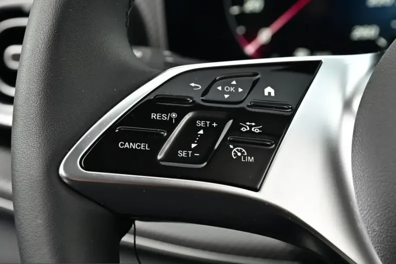 Mercedes-Benz V 300 (Clasa V) din 2025 cu 11.000 km - oferta MER236621 - foto 19