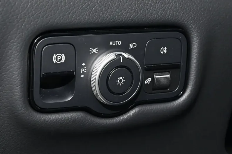 Mercedes-Benz V 300 (Clasa V) din 2025 cu 11.000 km - oferta MER236621 - foto 27