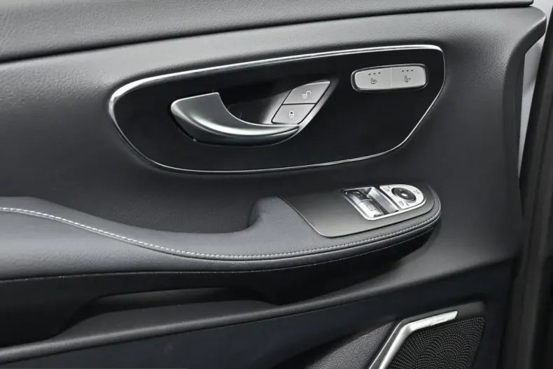 Mercedes-Benz V 300 (Clasa V) din 2025 cu 11.000 km - oferta MER236621 - foto 28