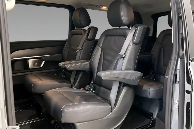 Mercedes-Benz V 300 (Clasa V) din 2025 cu 6.595 km - oferta MER236623 - foto 11