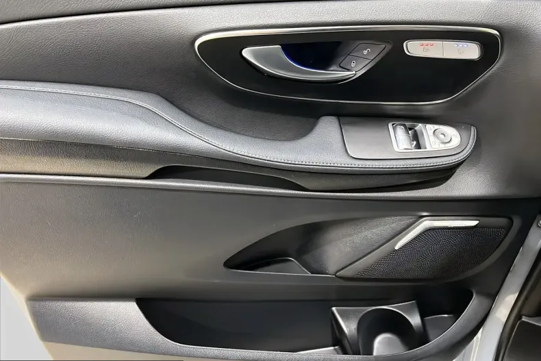 Mercedes-Benz V 300 (Clasa V) din 2025 cu 6.595 km - oferta MER236623 - foto 13