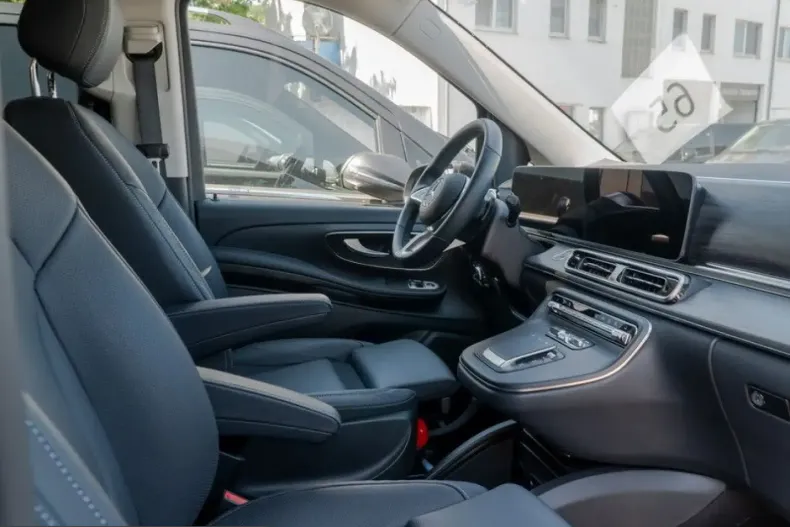 Mercedes-Benz V 300 (Clasa V) din 2025 cu 8.220 km - oferta MER236624 - foto 7