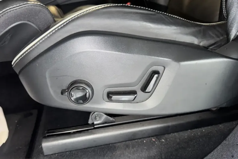 Volvo XC90 din 2022 cu 91.161 km - oferta VOL236636 - foto 11