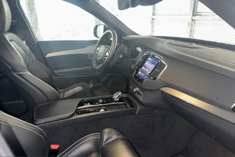 Volvo XC90 din 2022 cu 91.161 km - oferta VOL236636 - foto 19