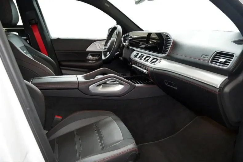 Mercedes-Benz GLE 53 AMG (Clasa GLE) din 2025 cu 15.722 km - oferta MER236641 - foto 4
