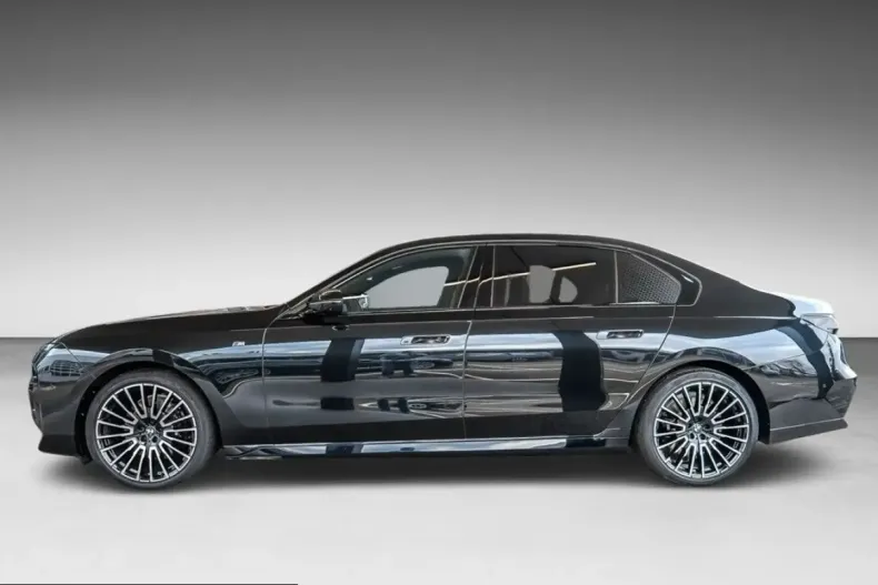 BMW 740 (Seria 7) din 2025 cu 22.800 km - oferta BMW236683 - foto 2