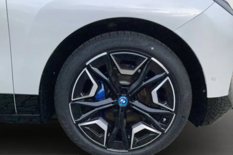 BMW iX din 2025 cu 18.551 km - oferta BMW236687 - foto 5