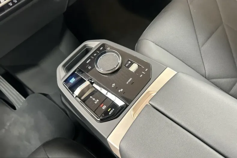 BMW iX din 2025 cu 14.750 km - oferta BMW236690 - foto 9