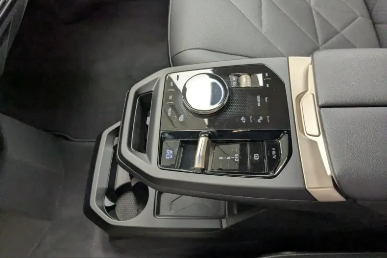 BMW iX din 2025 cu 47.802 km - oferta BMW236692 - foto 9