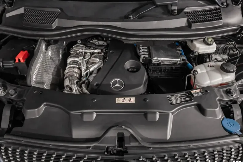 Mercedes-Benz V 300 (Clasa V) din 2022 cu 62.487 km - oferta MER236694 - foto 8