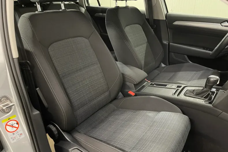 Volkswagen Passat din 2020 cu 56.656 km - oferta VOL236713 - foto 9