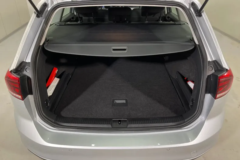 Volkswagen Passat din 2020 cu 56.656 km - oferta VOL236713 - foto 12
