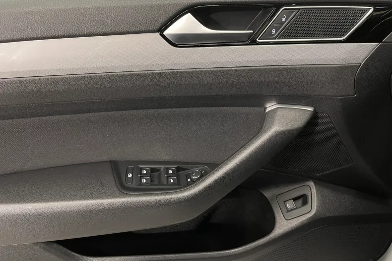 Volkswagen Passat din 2020 cu 56.656 km - oferta VOL236713 - foto 22