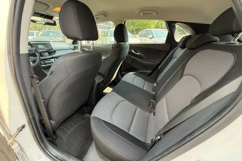 Hyundai i30 din 2022 cu 57.359 km - oferta HYU236718 - foto 9