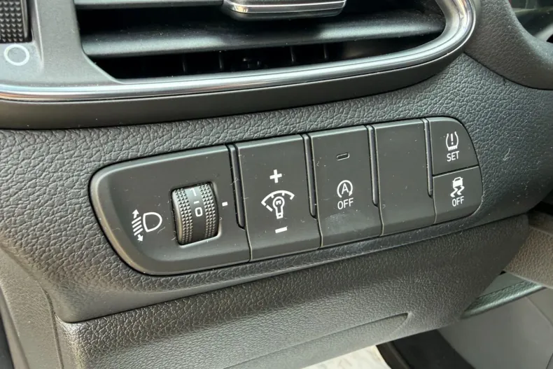Hyundai i30 din 2022 cu 57.359 km - oferta HYU236718 - foto 11