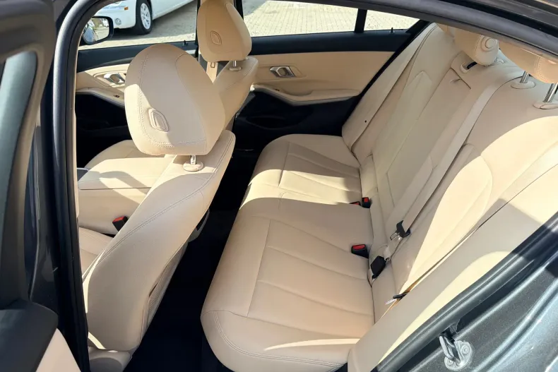 BMW 318d (Seria 3) din 2021 cu 147.007 km - oferta BMW236724 - foto 13