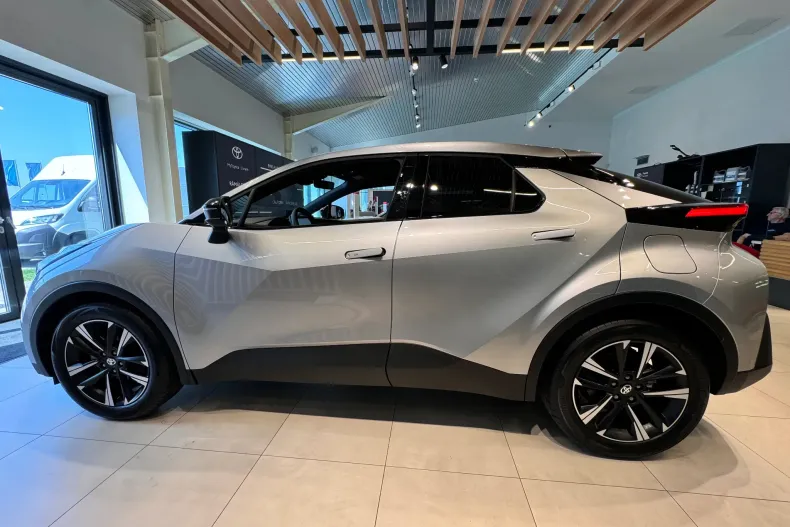Toyota C-HR din 2026 cu 4 km - oferta TOY236732 - foto 4