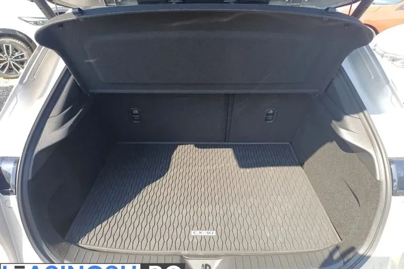 Mazda CX-30 din 2025 cu 6.800 km - oferta MAZ236747 - foto 6