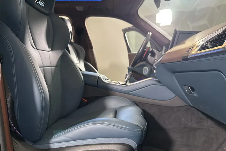 BMW XM (Seria X) din 2024 cu 9.472 km - oferta BMW236773 - foto 11