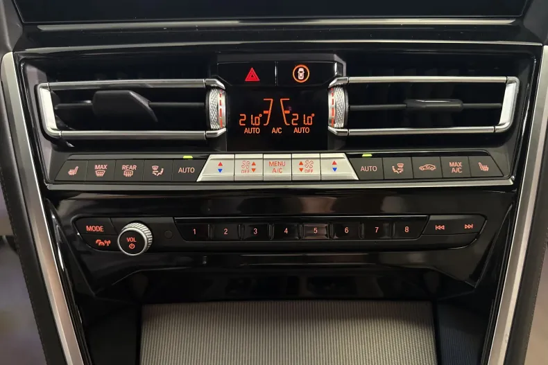 BMW M8 (Seria 8) din 2023 cu 13.735 km - oferta BMW236783 - foto 18