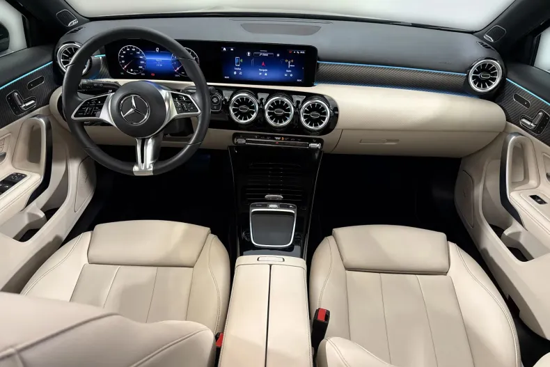 Mercedes-Benz A 200 (Clasa A) din 2023 cu 12.740 km - oferta MER236798 - foto 10