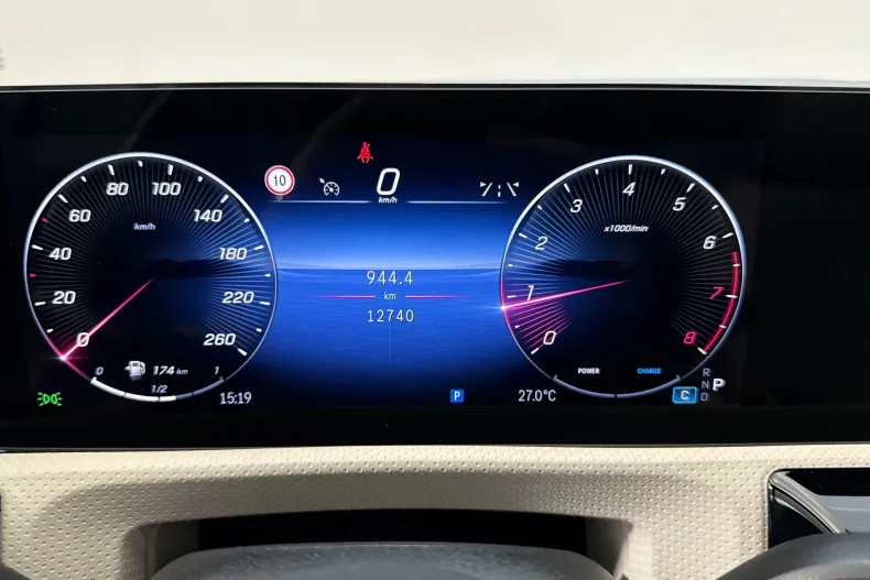 Mercedes-Benz A 200 (Clasa A) din 2023 cu 12.740 km - oferta MER236798 - foto 11