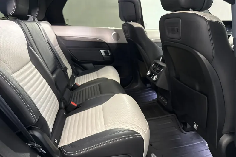 Land Rover Discovery din 2021 cu 71.750 km - oferta LAN236799 - foto 12