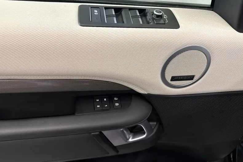 Land Rover Discovery din 2021 cu 71.750 km - oferta LAN236799 - foto 14
