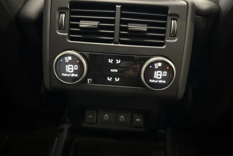 Land Rover Discovery din 2021 cu 71.750 km - oferta LAN236799 - foto 21