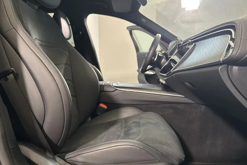 Mercedes-Benz E 200 (Clasa E) din 2025 cu 18.081 km - oferta MER236806 - foto 12