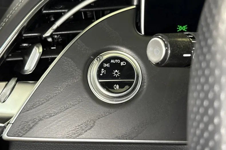 Mercedes-Benz E 200 (Clasa E) din 2025 cu 18.081 km - oferta MER236806 - foto 16