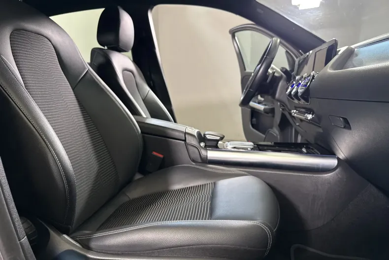 Mercedes-Benz EQA (Clasa GLA) din 2022 cu 66.169 km - oferta MER236808 - foto 11