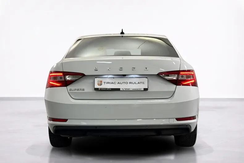 Skoda Superb din 2020 cu 134.726 km - oferta SKO236809 - foto 4