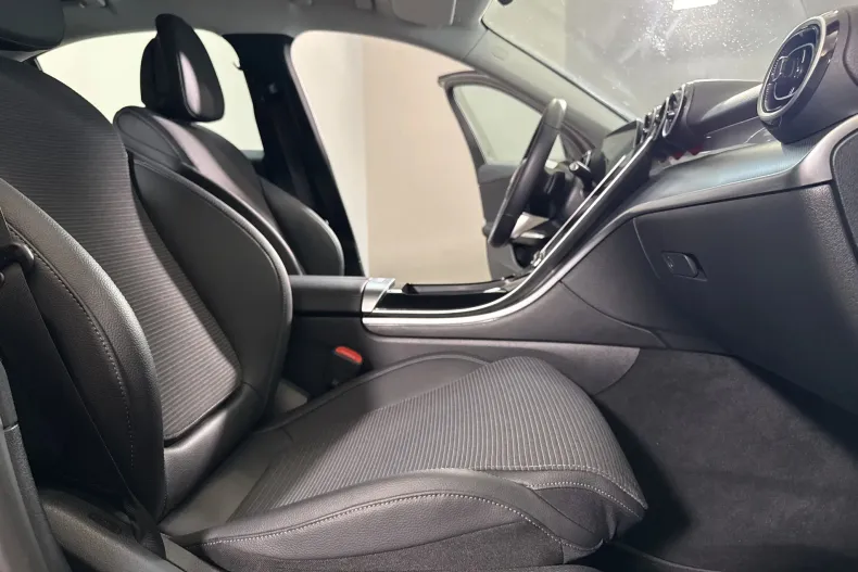 Mercedes-Benz C 300 (Clasa C) din 2023 cu 40.002 km - oferta MER236811 - foto 11