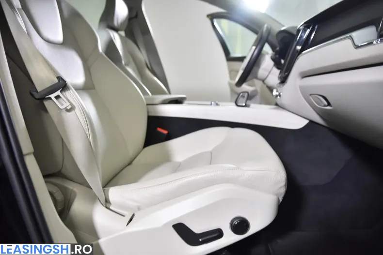 Volvo XC60 din 2022 cu 105.667 km - oferta VOL236843 - foto 11