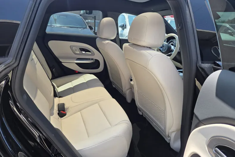 Mercedes-Benz CLA 200 (Clasa CLA) din 2025 cu 3.500 km - oferta MER236857 - foto 12