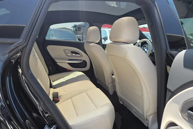 Mercedes-Benz CLA 200 (Clasa CLA) din 2025 cu 3.500 km - oferta MER236857 - foto 13