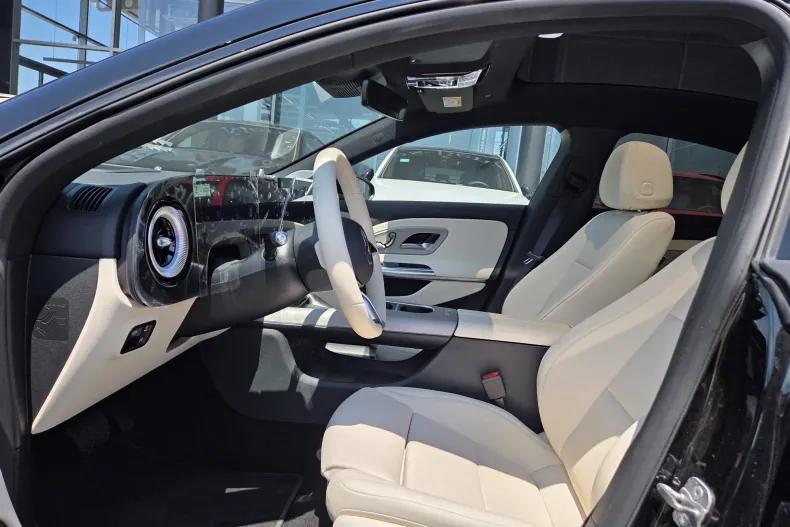 Mercedes-Benz CLA 200 (Clasa CLA) din 2025 cu 3.500 km - oferta MER236857 - foto 21