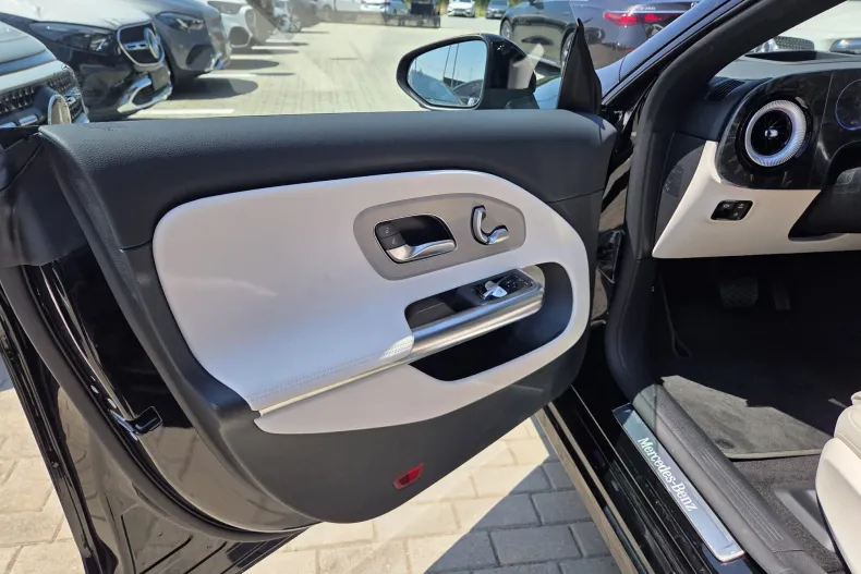 Mercedes-Benz CLA 200 (Clasa CLA) din 2025 cu 3.500 km - oferta MER236857 - foto 22