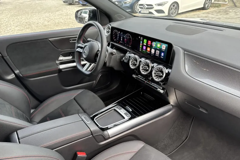 Mercedes-Benz GLA 220 (Clasa GLA) din 2024 cu 4.360 km - oferta MER236863 - foto 13