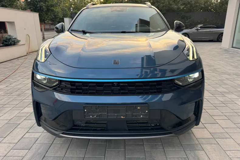 Lynk & Co 01 din 2025 cu 16.000 km - oferta LYN236879 - foto 2