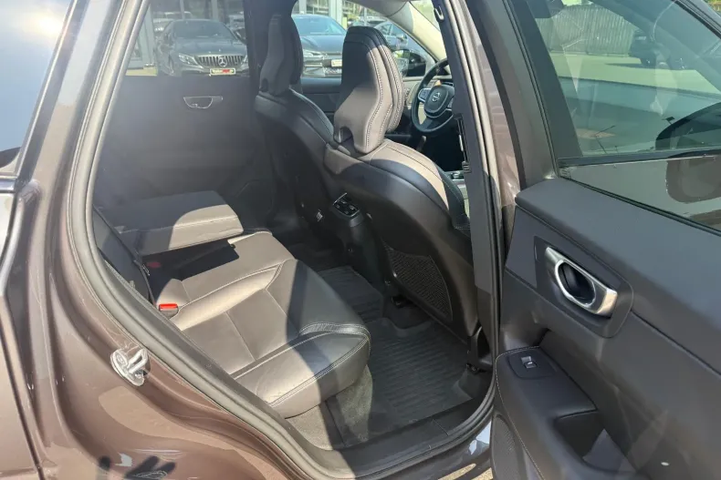 Volvo XC60 din 2023 cu 88.188 km - oferta VOL236887 - foto 20