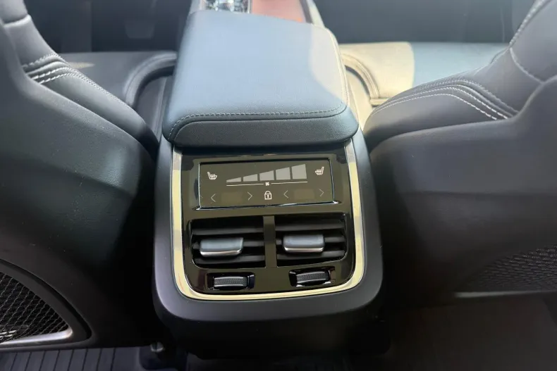Volvo XC60 din 2023 cu 88.188 km - oferta VOL236887 - foto 21