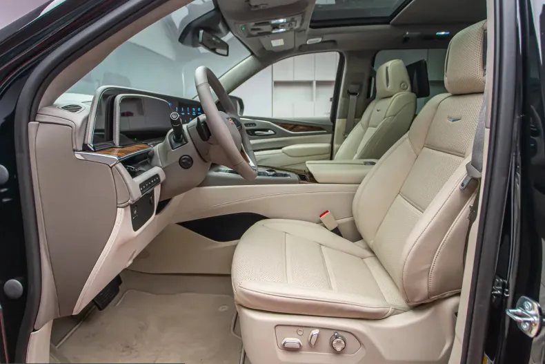 Cadillac Escalade din 2023 cu 69.000 km - oferta CAD236891 - foto 2