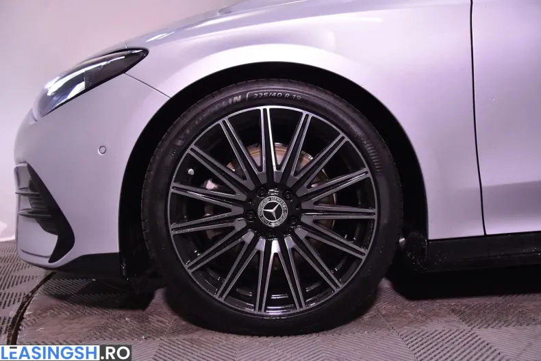 Mercedes-Benz CLA 200 (Clasa CLA) din 2025 cu 4.887 km - oferta MER236895 - foto 9